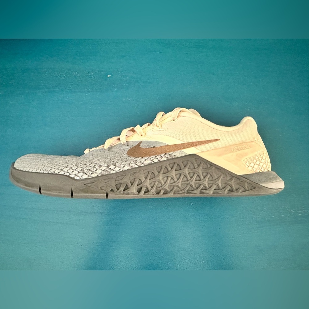 Nike Metcon 4 Cream and Gray Textured Sneakers - Picture 4 of 9